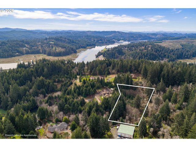 93505 PATTERSON Ln, Coos Bay, OR 97420