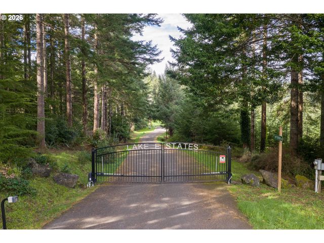 93505 PATTERSON Ln, Coos Bay, OR 97420