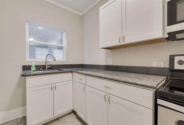 1215 W Gray Street 1, Houston, TX 77019