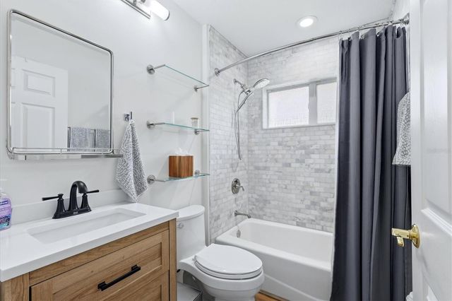 8412 MISTY MORNING COURT, Lakewood Ranch, FL 34202