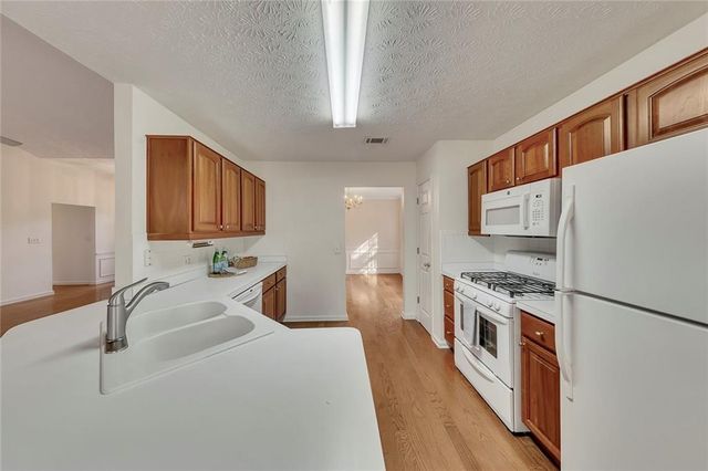 522 Huntgate Road, Woodstock, GA 30189