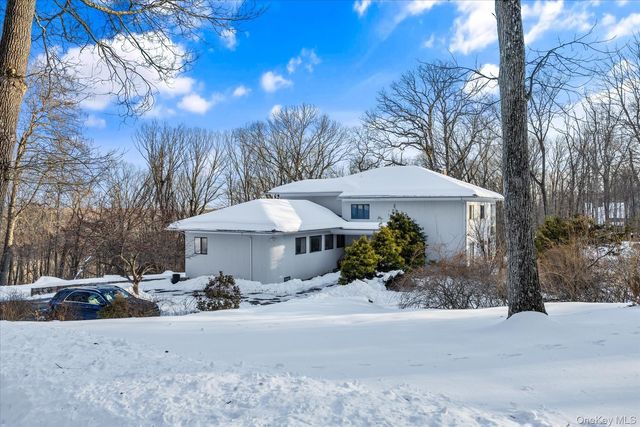 10 Rustling Lane, Bedford, NY 10506