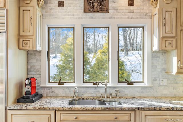 10 Rustling Lane, Bedford, NY 10506