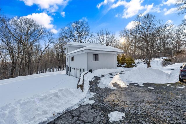 10 Rustling Lane, Bedford, NY 10506