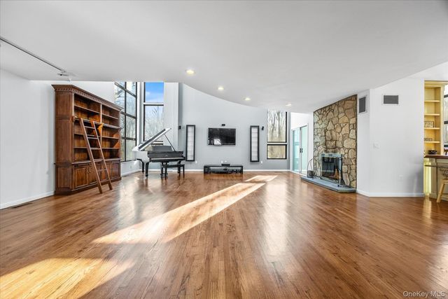 10 Rustling Lane, Bedford, NY 10506