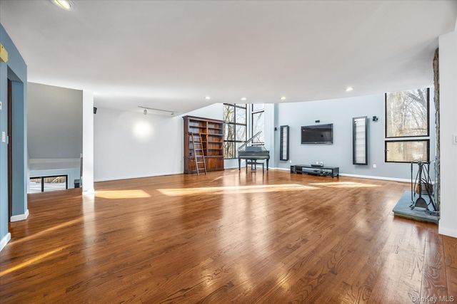 10 Rustling Lane, Bedford, NY 10506