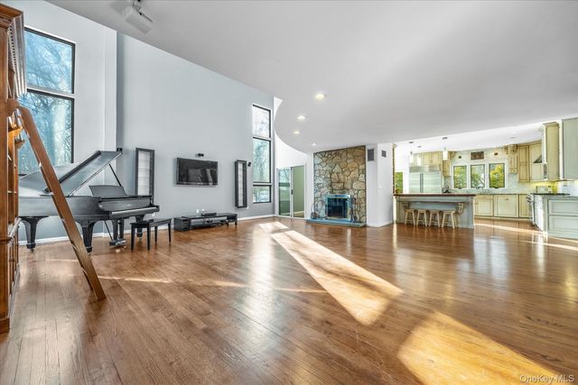 10 Rustling Lane, Bedford, NY 10506