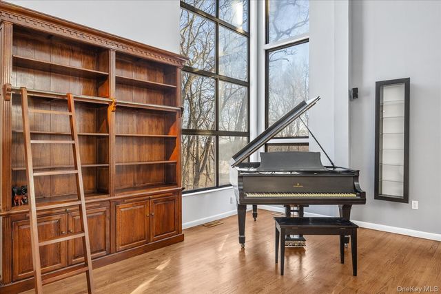 10 Rustling Lane, Bedford, NY 10506