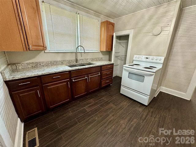 513 East Avenue, Belmont, NC 28012