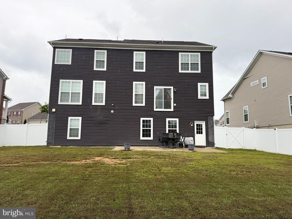 5584 MUSSELBURGH LN, White Plains, MD 20695