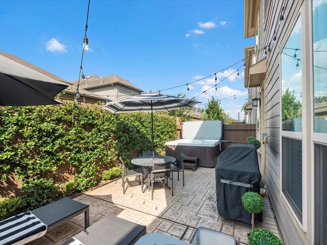 8924 Hollister Commons Lane, Houston, TX 77080