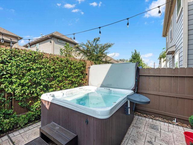 8924 Hollister Commons Lane, Houston, TX 77080