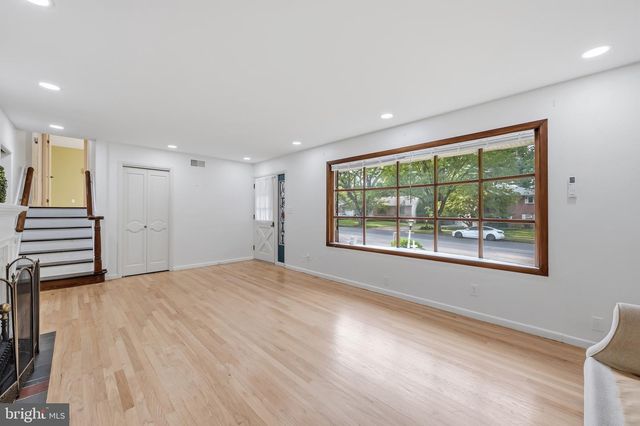 1220 NORTH BLVD, Bethlehem, PA 18017