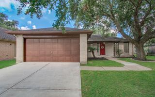 806 Country Place Boulevard, Pearland, TX 77584