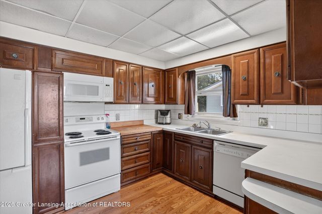 5027 Geraldine Drive, Lansing, MI 48917