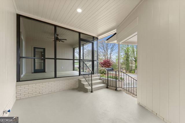 664 Chenocetah Drive, Cornelia, GA 30531