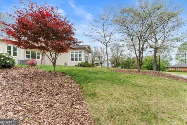 664 Chenocetah Drive, Cornelia, GA 30531