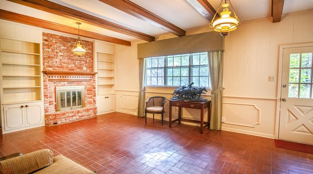 301 Cedar Circle, Brenham, TX 77833