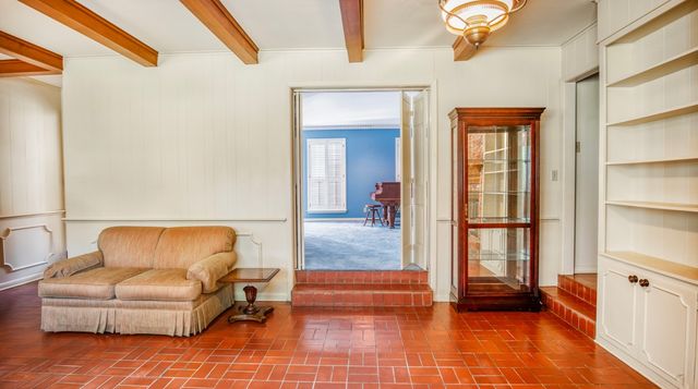 301 Cedar Circle, Brenham, TX 77833