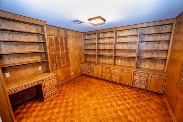 301 Cedar Circle, Brenham, TX 77833