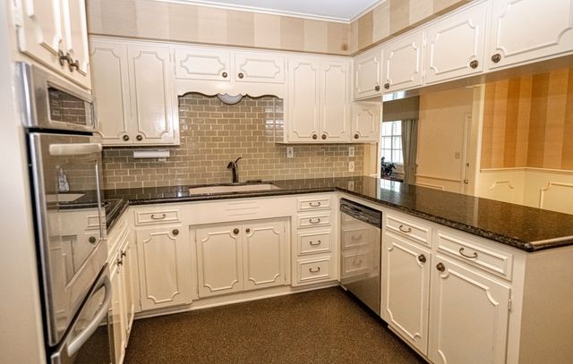 301 Cedar Circle, Brenham, TX 77833