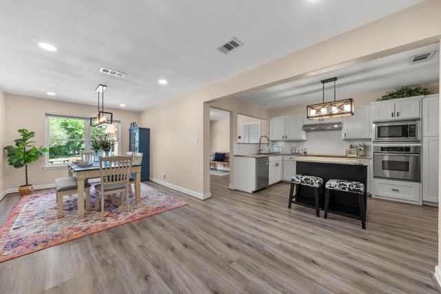 2702 Double Tree ST, Round Rock, TX 78681