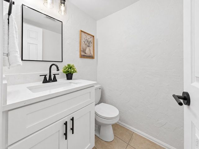 1562 S Spruce St, Denver, CO 80231