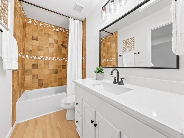 1562 S Spruce St, Denver, CO 80231