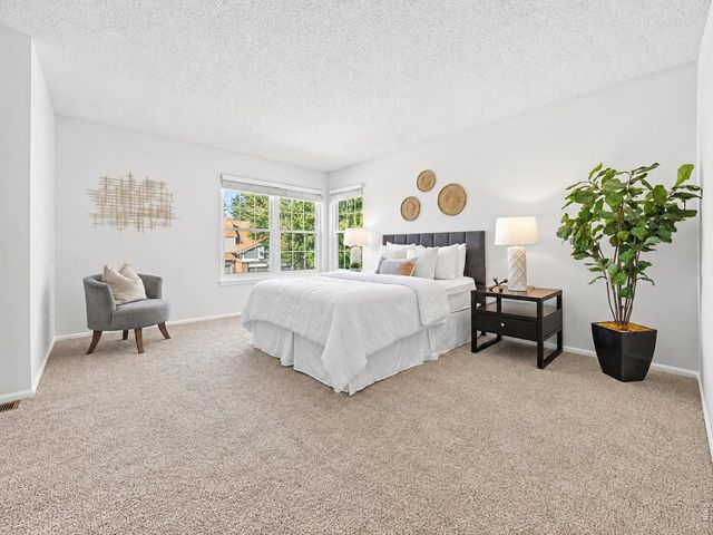 1562 S Spruce St, Denver, CO 80231