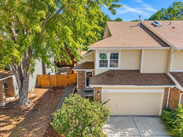 1562 S Spruce St, Denver, CO 80231