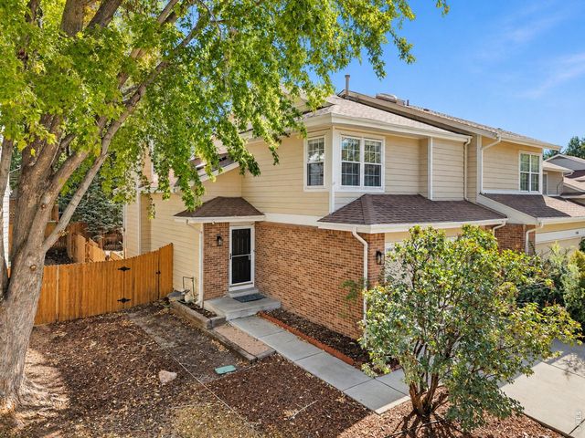 1562 S Spruce St, Denver, CO 80231