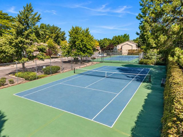 1562 S Spruce St, Denver, CO 80231