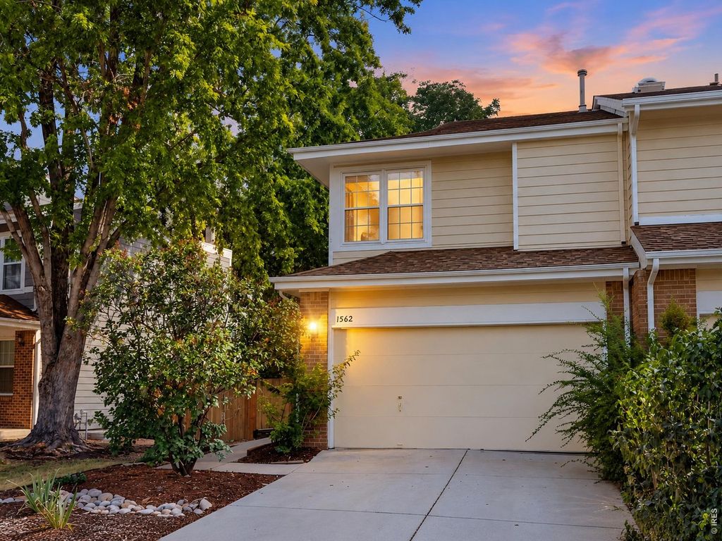 1562 S Spruce St, Denver, CO 80231