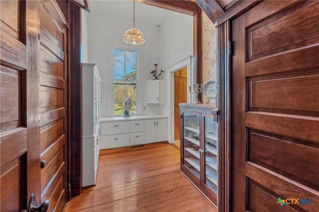 524 Saint Peter Street, Gonzales, TX 78629