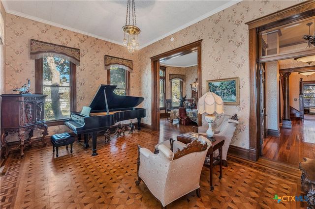 524 Saint Peter Street, Gonzales, TX 78629