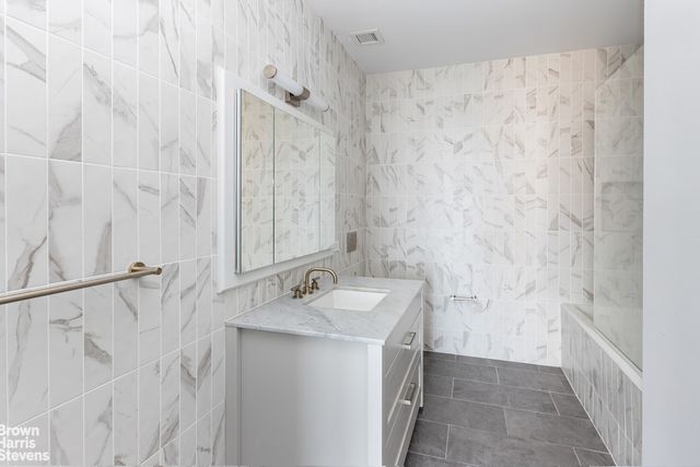 10706 Queens Blvd Apt 8H, New York City, NY 11375