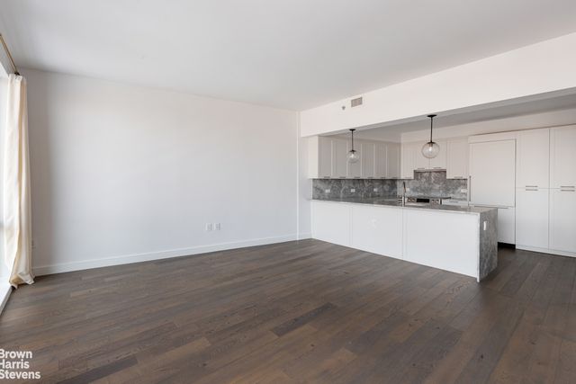 10706 Queens Blvd Apt 8H, New York City, NY 11375