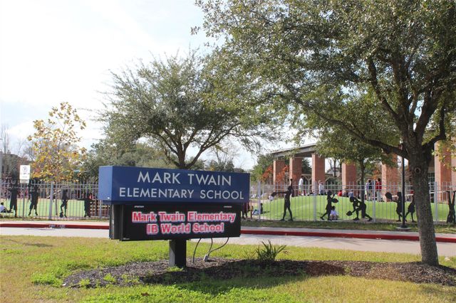 7505 Brompton Street, Houston, TX 77025