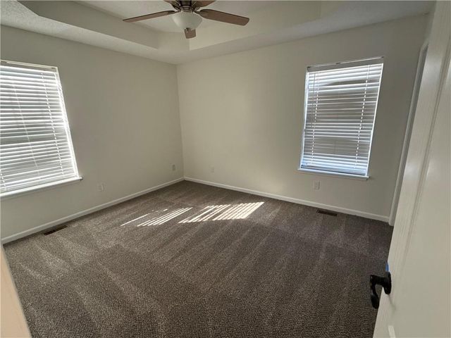 5734 NE Barnes Avenue, Kansas City, MO 64119