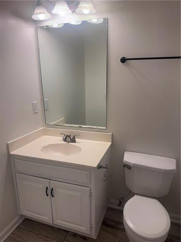 5734 NE Barnes Avenue, Kansas City, MO 64119