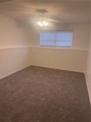 5734 NE Barnes Avenue, Kansas City, MO 64119