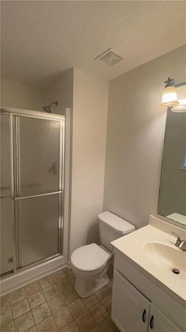 5734 NE Barnes Avenue, Kansas City, MO 64119