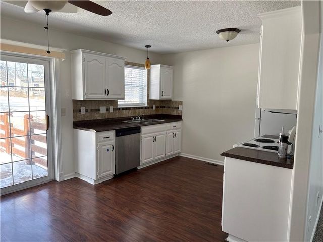 5734 NE Barnes Avenue, Kansas City, MO 64119