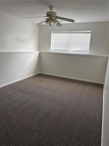 5734 NE Barnes Avenue, Kansas City, MO 64119