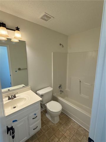 5734 NE Barnes Avenue, Kansas City, MO 64119