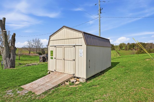 2567 New Dixville Road, Harrodsburg, KY 40330