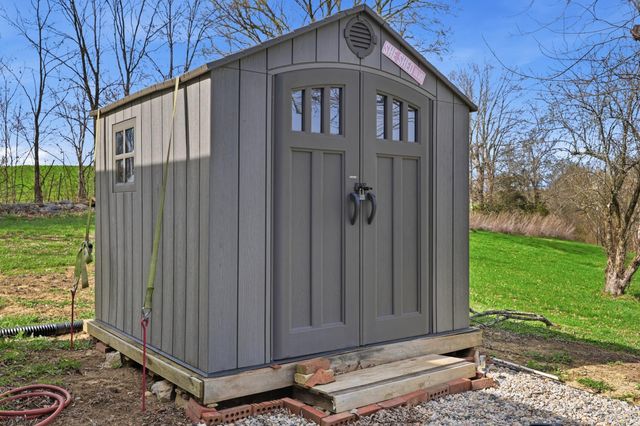 2567 New Dixville Road, Harrodsburg, KY 40330