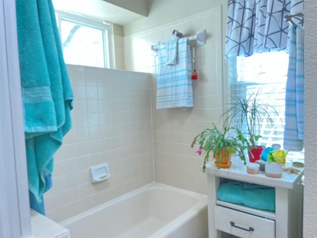 6401 Woodcrest DR, Austin, TX 78759