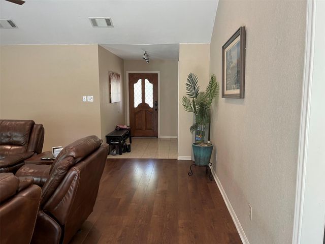 6401 Woodcrest DR, Austin, TX 78759