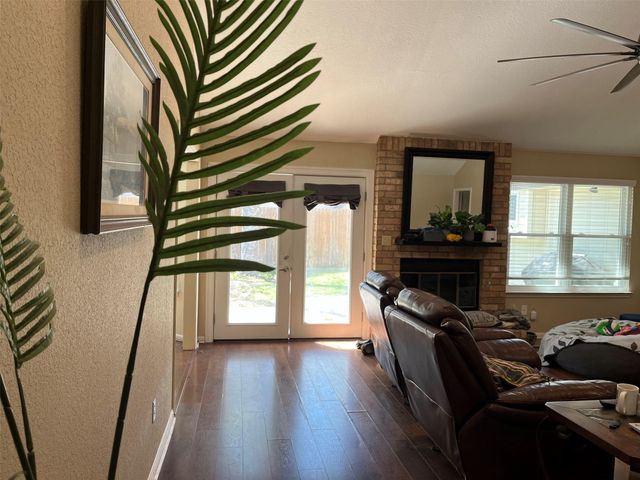 6401 Woodcrest DR, Austin, TX 78759